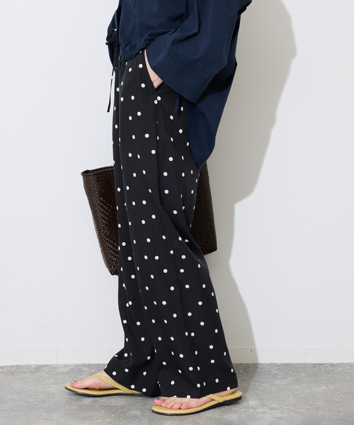 SLOBE IENA(スローブイエナ)の「《シリーズあり/追加2》フィブリルリラックスパンツ(その他パンツ・レディース・ブラック系その他/ブラック/ベージュ・38/40)」の22枚目の写真