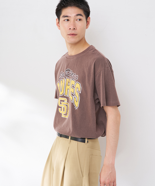 '47(フォーティーセブン)の「’47 / フォーティーセブン 別注 Team Logo Tee(Tシャツ/カットソー・メンズ・ブラウン/ネイビー/ホワイト・MEDIUM/LARGE)」の7枚目の写真
