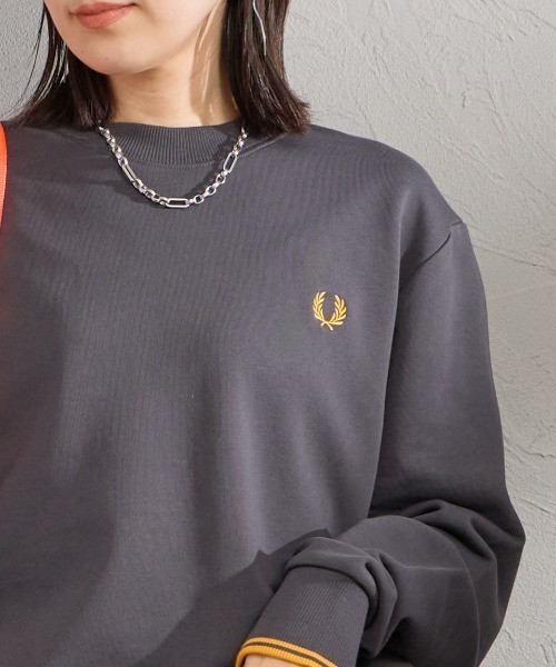 FRED PERRY（フレッドペリー）の「【WEB先行予約】[FRED PERRY/フレッドペリー] ワンポイントロゴ刺繍 クルーネックスウェット M7535（スウェット・レディース・ブラック系/ネイビー系/ライトグリーン/ブラック/ネイビー/ダークグリーン/キャメル/オレンジ/オフホワイト/バーガンディー/チャコール・S/M/L/XL）」の12枚目の写真