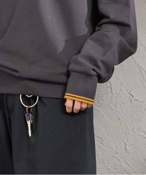 FRED PERRY（フレッドペリー）の「【WEB先行予約】[FRED PERRY/フレッドペリー] ワンポイントロゴ刺繍 クルーネックスウェット M7535（スウェット・レディース・ブラック系/ネイビー系/ライトグリーン/ブラック/ネイビー/ダークグリーン/キャメル/オレンジ/オフホワイト/バーガンディー/チャコール・S/M/L/XL）」の13枚目の写真