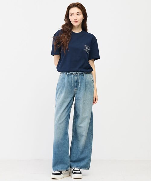 tommy jeans(トミー ジーンズ)の「【オンライン限定】ユニセックス サインフラッグレギュラーフィットショートスリーブTシャツ(Tシャツ/カットソー・メンズ・ホワイト/ライトグレー系1/マルチ・MEDIUM/SMALL/X-LARGE/LARGE)」の14枚目の写真