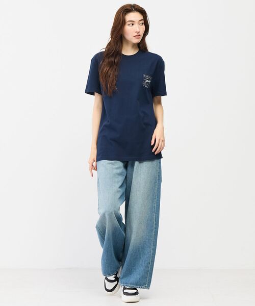 tommy jeans(トミー ジーンズ)の「【オンライン限定】ユニセックス サインフラッグレギュラーフィットショートスリーブTシャツ(Tシャツ/カットソー・メンズ・ホワイト/ライトグレー系1/マルチ・MEDIUM/SMALL/X-LARGE/LARGE)」の15枚目の写真