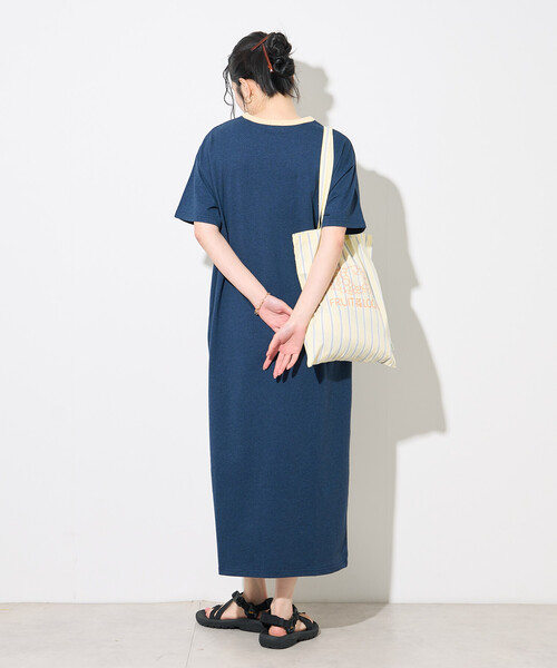 FREAK'S STORE(フリークスストア)の「FRUIT OF THE LOOM × FREAK'S STORE/フルーツオブザルーム 別注 リンガー Tシャツ ワンピース(ワンピース・レディース・ネイビー/ライトグレー/チャコール・フリ-)」の14枚目の写真