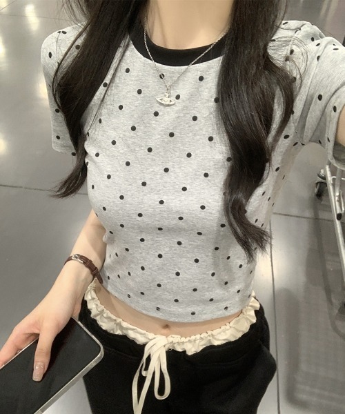 AMAJI（アマジ）の「ドット柄 配色 半袖Tシャツ（Tシャツ/カットソー・レディース・ホワイト/グレー・SMALL/MEDIUM/LARGE）」の3枚目の写真