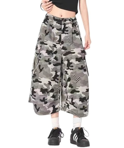 inst.ALL（インストール）の「迷彩柄ルーズクロップドカーゴパンツ（カーゴパンツ・レディース・カーキ・L/M/S）」の10枚目の写真
