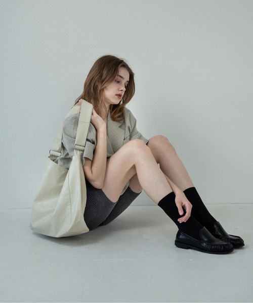 lawgy（ラウジー）の「slouchy shoulder tote bag / スラウチーショルダートートバッグ（ショルダーバッグ・レディース・ブラウン/グレー/アイボリー・FREE）」の2枚目の写真