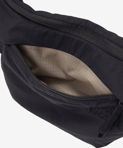 THE NORTH FACE（ザノースフェイス）の「THE NORTH FACE/ザ・ノース・フェイス ショルダーバック 4L FICUS MINISHOULDER NMW72651（ショルダーバッグ・レディース・ブラック・FREE）」の11枚目の写真