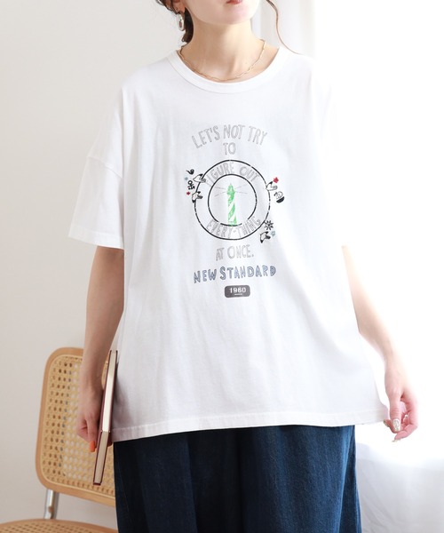 Emago(イマゴ)の「EMAGO カレッジロゴT 半袖(Tシャツ/カットソー・レディース・ホワイト/ブラック/グリーン・FREE)」の5枚目の写真