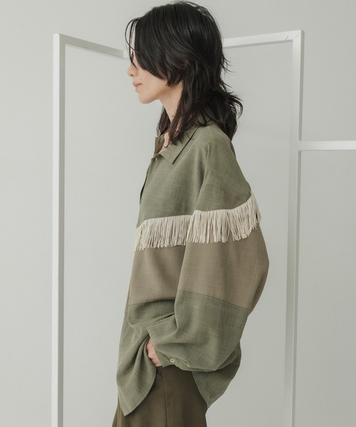 KBF(ケイビーエフ)の「Siltrata Fringe pattern shirts(シャツ/ブラウス・レディース・ブラウン系その他/グリーン系その他/ホワイト系その他・FREE)」の17枚目の写真