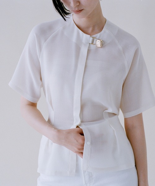 【美品】SHE Tokyo フェザー モケトップス ホワイト 半袖 ブラウス トップス SHE Tokyo フェザー モケトップス ホワイト 半袖 ブラウス