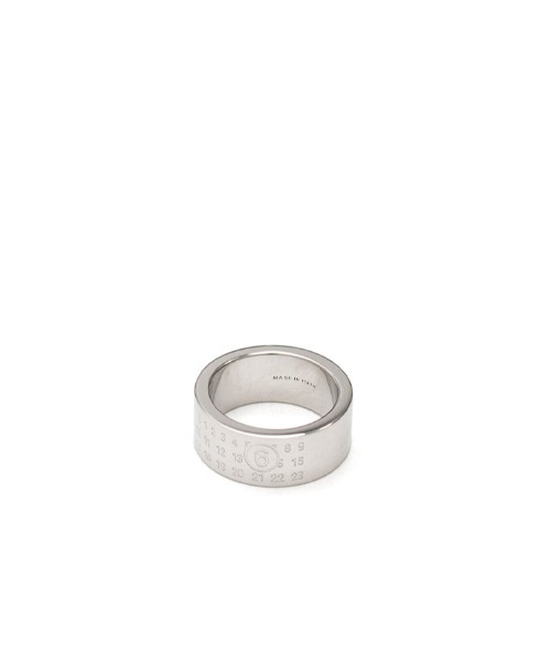 MM6 Maison Margiela(エムエムシックス メゾン マルジェラ)の「MINIMAL LOGO 8MM(リング・メンズ・シルバー・5/4/6)」の1枚目の写真