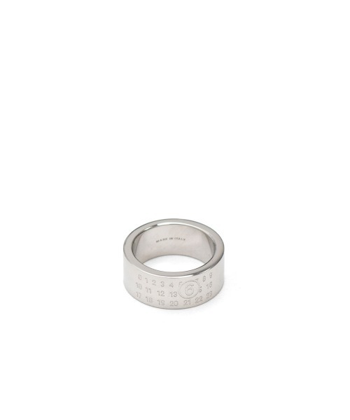 MM6 Maison Margiela(エムエムシックス メゾン マルジェラ)の「MINIMAL LOGO 8MM(リング・メンズ・シルバー・5/4/6)」の4枚目の写真