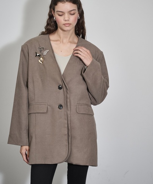 THE YOn(ザヨン)の「ノーカラービッグジャケット(ノーカラージャケット・レディース・レディッシュグレー/アッシュブラウン/セージグリーン・FREE)」の4枚目の写真