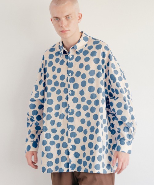 rehacer(レアセル)の「rehacer : Hand Paint Dot Dolman Shirt / ハンドペイント ドット ドルマンシャツ(シャツ/ブラウス・メンズ・ブラック/ブルー・LARGE/MEDIUM/SMALL)」の2枚目の写真