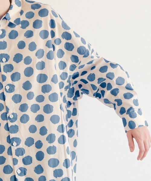 rehacer(レアセル)の「rehacer : Hand Paint Dot Dolman Shirt / ハンドペイント ドット ドルマンシャツ(シャツ/ブラウス・メンズ・ブラック/ブルー・LARGE/MEDIUM/SMALL)」の6枚目の写真