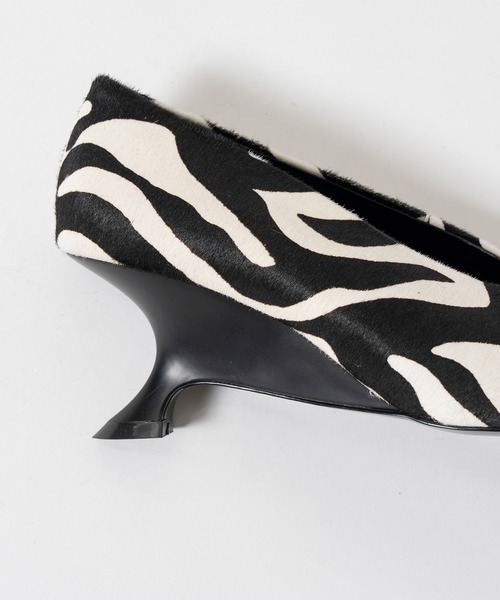 PRANK PROJECT（プランクプロジェクト）の「【2026Summer Pre-Order】ポニーヘアカーブウェッジパンプス / Pony Hair Curve Wedge Pumps（パンプス・レディース・ライトグリーン/マルチ・38/37/36）」の10枚目の写真