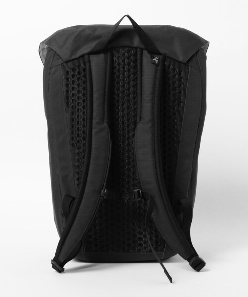 ARC'TERYX(アークテリクス)の「ARC'TERYX / Granville 25 Backpack(バックパック/リュック・メンズ・ブラック・ONE SIZE)」の3枚目の写真