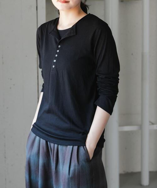 FORK&SPOON（フォークアンドスプーン）の「FORK&SPOON　ウール混ヘンリーネックカットソー（Tシャツ/カットソー・レディース・ライトブルー/ブラック/グレー/オフホワイト・1）」の3枚目の写真