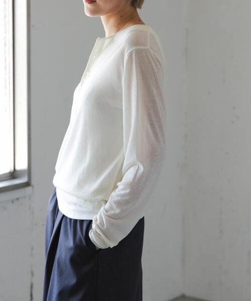 FORK&SPOON（フォークアンドスプーン）の「FORK&SPOON　ウール混ヘンリーネックカットソー（Tシャツ/カットソー・レディース・ライトブルー/ブラック/グレー/オフホワイト・1）」の6枚目の写真