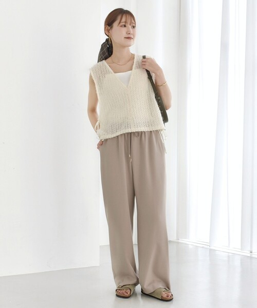 SHIPS(シップス)の「〈UVカット/防シワ/手洗い可能〉梳毛 ドロスト パンツ(その他パンツ・レディース・ベージュ/ブラウン/ダークグレー・36/38/40)」の11枚目の写真