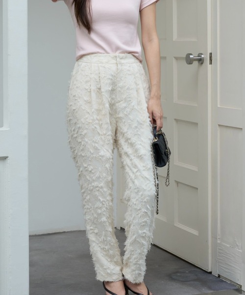 BIRTHDAY BASH(バースデイバッシュ)の「JACQUARD TAPERED PANTS(ジャガードテーパードパンツ)(その他パンツ・レディース・ホワイト/ブラック・S/M)」の2枚目の写真