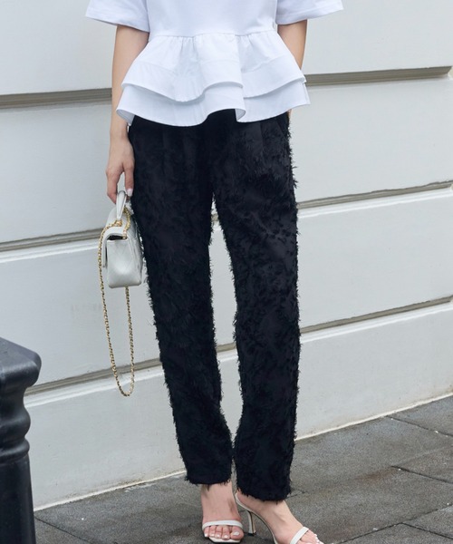 BIRTHDAY BASH(バースデイバッシュ)の「JACQUARD TAPERED PANTS(ジャガードテーパードパンツ)(その他パンツ・レディース・ホワイト/ブラック・S/M)」の1枚目の写真