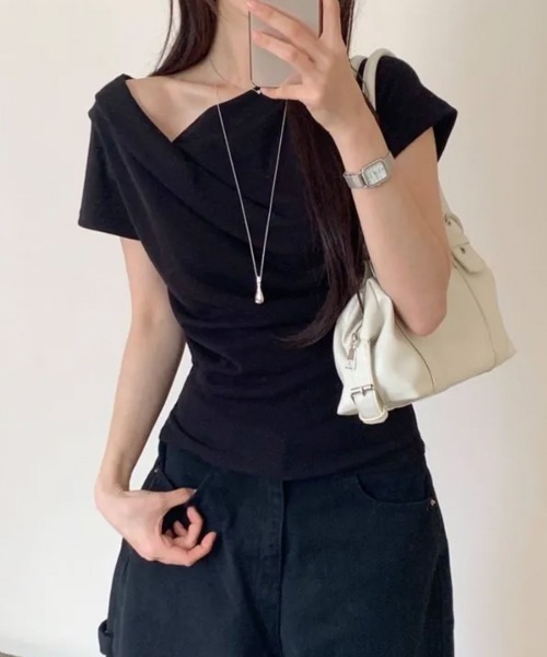 LOENNE(ロエヌ)の「Drape Slim Tee / ドレープスリムTシャツ(Tシャツ/カットソー・レディース・チャコールグレー/アイボリー/グレー/ブラック・FREE)」の3枚目の写真