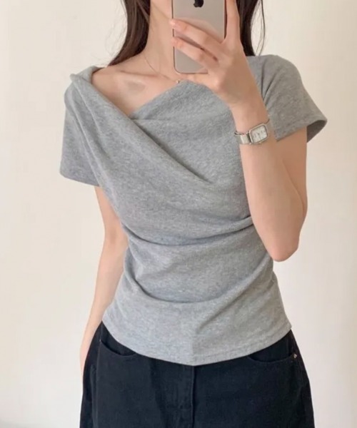 LOENNE(ロエヌ)の「Drape Slim Tee / ドレープスリムTシャツ(Tシャツ/カットソー・レディース・チャコールグレー/アイボリー/グレー/ブラック・FREE)」の18枚目の写真