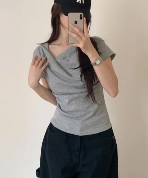 LOENNE(ロエヌ)の「Drape Slim Tee / ドレープスリムTシャツ(Tシャツ/カットソー・レディース・チャコールグレー/アイボリー/グレー/ブラック・FREE)」の20枚目の写真