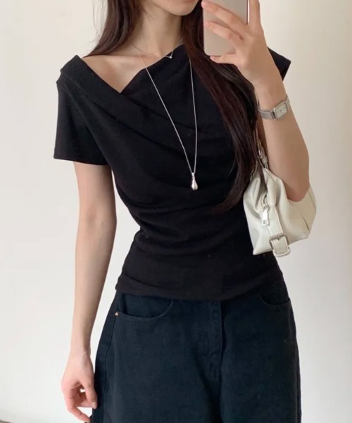 LOENNE(ロエヌ)の「Drape Slim Tee / ドレープスリムTシャツ(Tシャツ/カットソー・レディース・チャコールグレー/アイボリー/グレー/ブラック・FREE)」の21枚目の写真