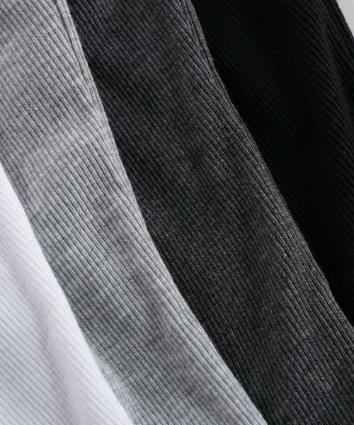 LOENNE(ロエヌ)の「Drape Slim Tee / ドレープスリムTシャツ(Tシャツ/カットソー・レディース・チャコールグレー/アイボリー/グレー/ブラック・FREE)」の6枚目の写真