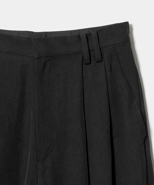 BEAUTY&YOUTH UNITED ARROWS(ビューティーアンドユースユナイテッドアローズ)の「アセテート 2タック ワイドストレートパンツ ウォッシャブル(その他パンツ・レディース・ブラック/ダークグレー・XS/M/S)」の18枚目の写真