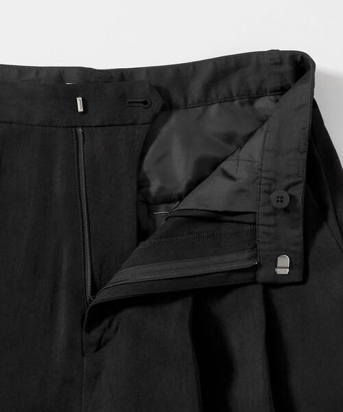 BEAUTY&YOUTH UNITED ARROWS(ビューティーアンドユースユナイテッドアローズ)の「アセテート 2タック ワイドストレートパンツ ウォッシャブル(その他パンツ・レディース・ブラック/ダークグレー・XS/M/S)」の19枚目の写真