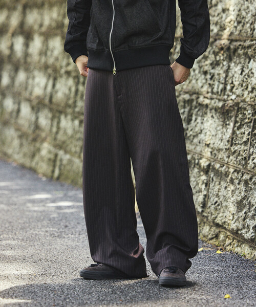 FREAK'S STORE(フリークスストア)の「バレルレッグ ワイドスラックス(スラックス・メンズ・ブラウン/その他13/ブラック/グレー・MEDIUM/LARGE)」の7枚目の写真