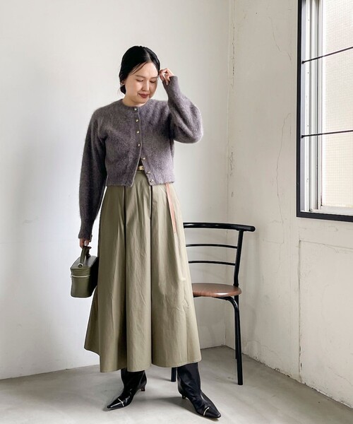 NOLLEY’S Sophi(ノーリーズソフィ)の「カシミヤ混へアリーショート丈クルーネックカーディガン(カーディガン/ボレロ・レディース・ベビーピンク/ブラック/グレイッシュベージュ/オフホワイト・38)」の15枚目の写真