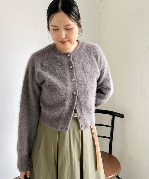 NOLLEY’S Sophi(ノーリーズソフィ)の「カシミヤ混へアリーショート丈クルーネックカーディガン(カーディガン/ボレロ・レディース・ベビーピンク/ブラック/グレイッシュベージュ/オフホワイト・38)」の18枚目の写真