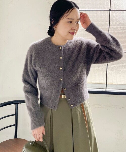 NOLLEY’S Sophi(ノーリーズソフィ)の「カシミヤ混へアリーショート丈クルーネックカーディガン(カーディガン/ボレロ・レディース・ベビーピンク/ブラック/グレイッシュベージュ/オフホワイト・38)」の19枚目の写真