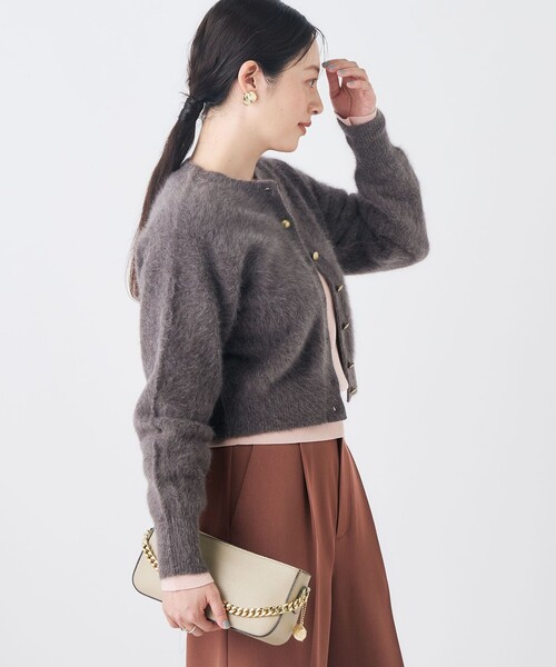NOLLEY’S Sophi(ノーリーズソフィ)の「カシミヤ混へアリーショート丈クルーネックカーディガン(カーディガン/ボレロ・レディース・ベビーピンク/ブラック/グレイッシュベージュ/オフホワイト・38)」の11枚目の写真