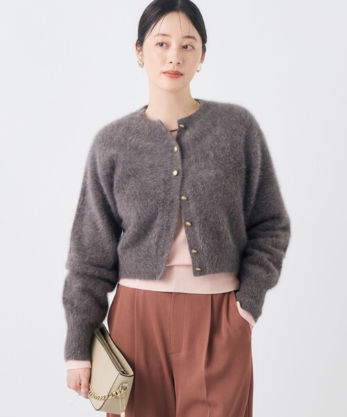 NOLLEY’S Sophi(ノーリーズソフィ)の「カシミヤ混へアリーショート丈クルーネックカーディガン(カーディガン/ボレロ・レディース・ベビーピンク/ブラック/グレイッシュベージュ/オフホワイト・38)」の5枚目の写真