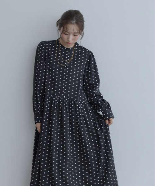 maviru（マヴィル）の「ロング丈 ドット ギャザーワンピース（ワンピース・レディース・ブラック・M/L）」の3枚目の写真