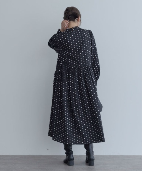 maviru（マヴィル）の「ロング丈 ドット ギャザーワンピース（ワンピース・レディース・ブラック・M/L）」の4枚目の写真