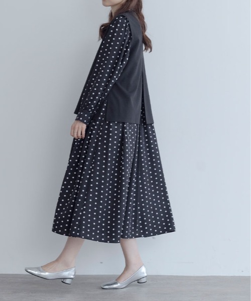 maviru（マヴィル）の「ロング丈 ドット ギャザーワンピース（ワンピース・レディース・ブラック・M/L）」の6枚目の写真