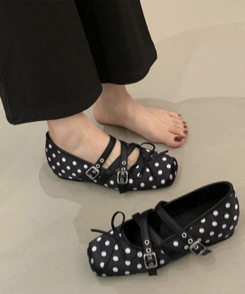 Miniministore(ミニミニストア)の「ドット柄メリージェーンパンプスレディース(パンプス・レディース・ブラック/ホワイト・23.5cm/23.0cm/24.0cm/22.5cm/24.5cm)」の2枚目の写真
