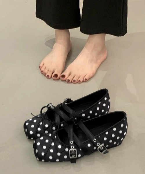 Miniministore(ミニミニストア)の「ドット柄メリージェーンパンプスレディース(パンプス・レディース・ブラック/ホワイト・23.5cm/23.0cm/24.0cm/22.5cm/24.5cm)」の12枚目の写真