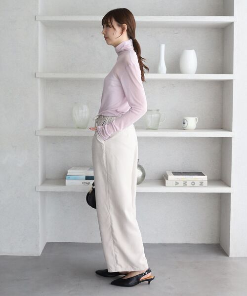 le.coeur blanc（ルクールブラン）の「細コーデュロイワイドパンツ（その他パンツ・レディース・ブラック/モカ/グレイッシュベージュ・38）」の5枚目の写真