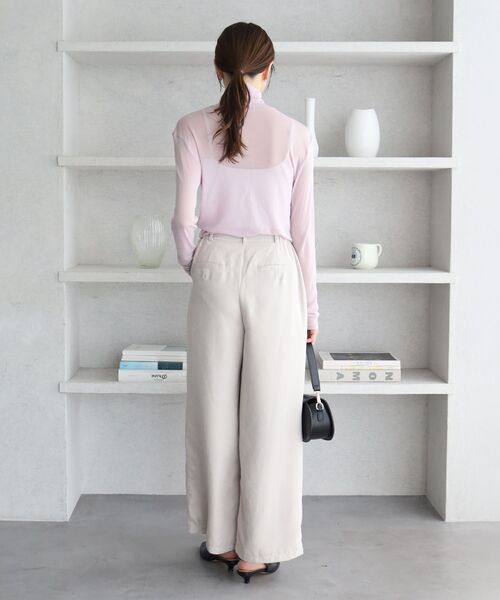 le.coeur blanc（ルクールブラン）の「細コーデュロイワイドパンツ（その他パンツ・レディース・ブラック/モカ/グレイッシュベージュ・38）」の6枚目の写真