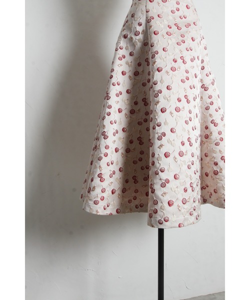 tocco closet(トッコ クローゼット)の「バックレースアップチェリージャガードフレアスカート(スカート・レディース・レッド・M)」の18枚目の写真