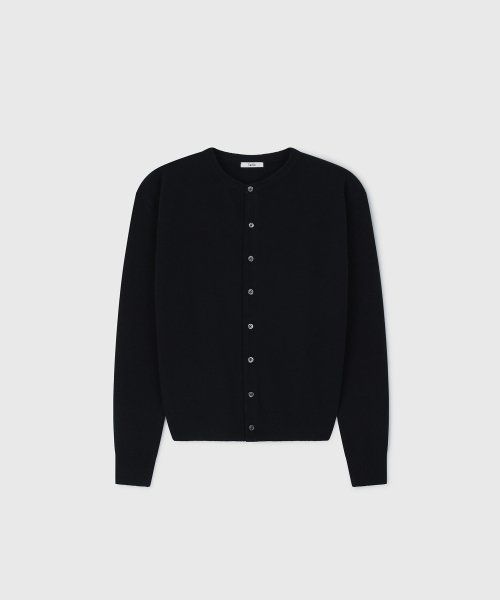 TAILLE(タイレ)の「MERINO CLASSIC CARDIGAN BLACK(カーディガン/ボレロ・メンズ・その他・1)」の1枚目の写真
