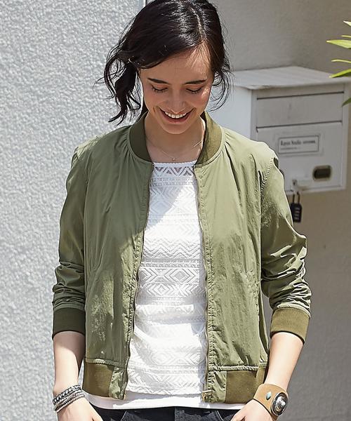 green label relaxing(グリーンレーベルリラクシング)の「CB N Onibegie MA-1 ① ブルゾン◆(MA-1・レディース・オフホワイト/オリーブ/ネイビー・40/38)」の22枚目の写真