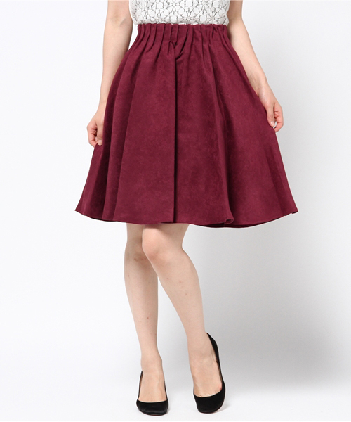 TRUDEA（トルディア）の「スエードフレアスカート（スカート・レディース・ベージュ/キャメル/カーキ/ワイン・MEDIUM/LARGE）」の4枚目の写真